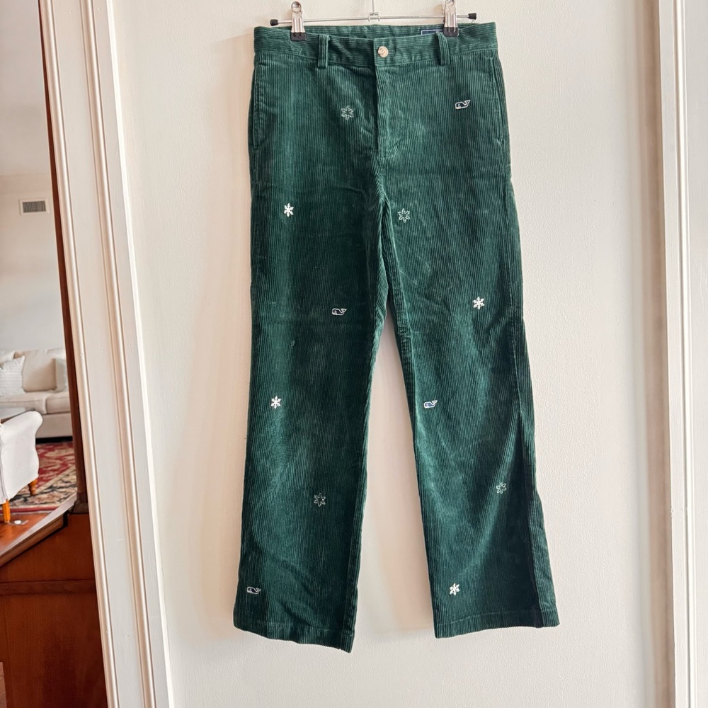 Vineyard Vines embroidered snowflake corduroy, green and white pants Youth 14